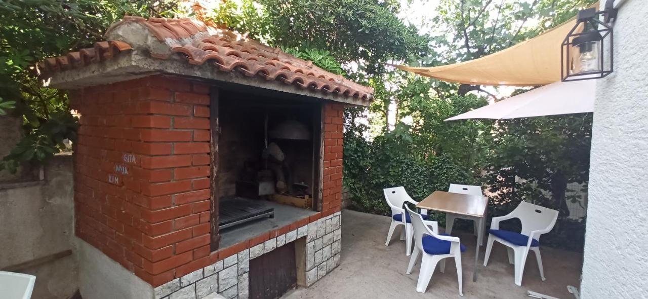 קרק Vila Beleca Krk - Apartments Rest & Sea מראה חיצוני תמונה
