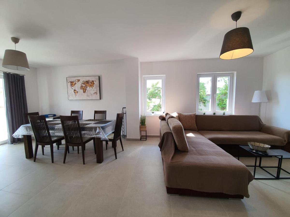 קרק Vila Beleca Krk - Apartments Rest & Sea מראה חיצוני תמונה