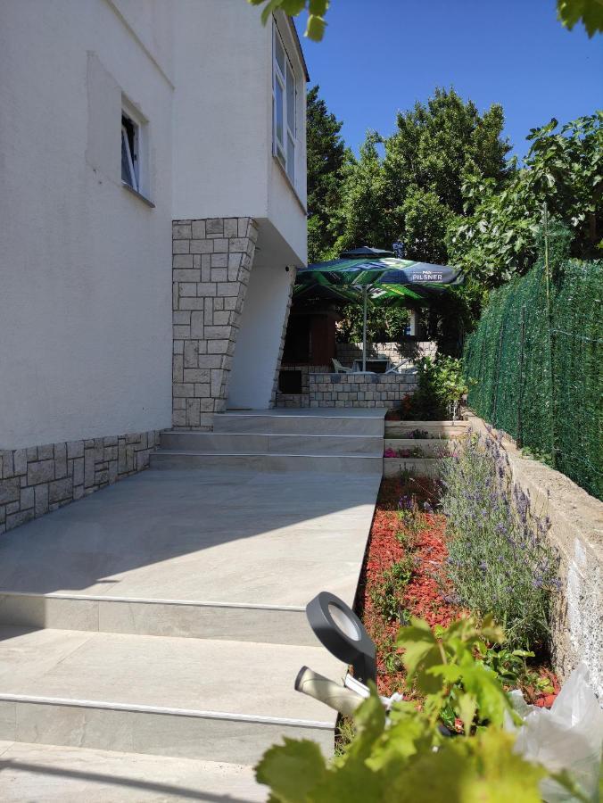 קרק Vila Beleca Krk - Apartments Rest & Sea מראה חיצוני תמונה